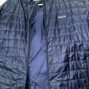 Patagonia Men's Navy Quilted Puffer Jacket